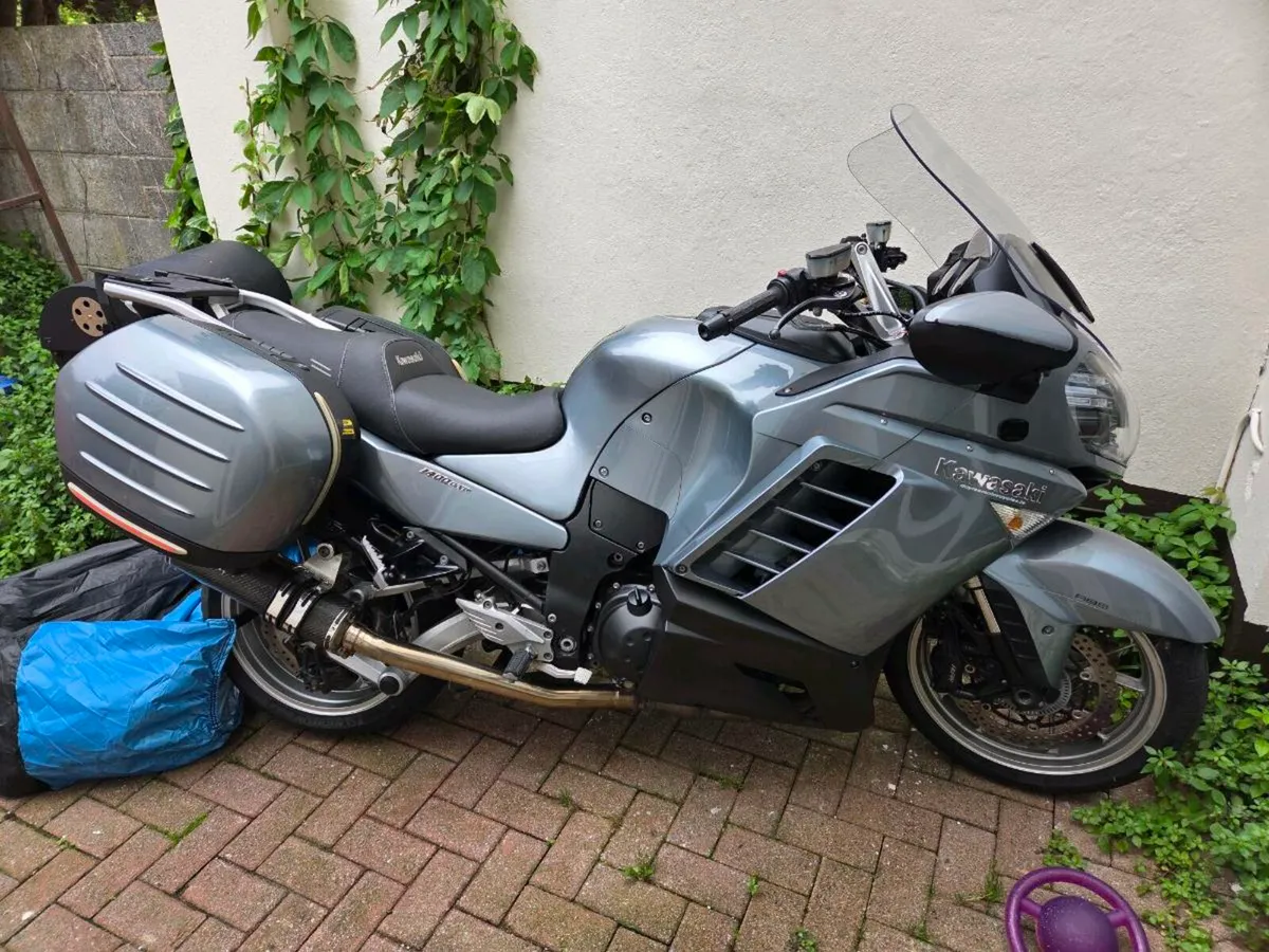 Kawasaki GTR1400 Triumph Trophy - Image 2