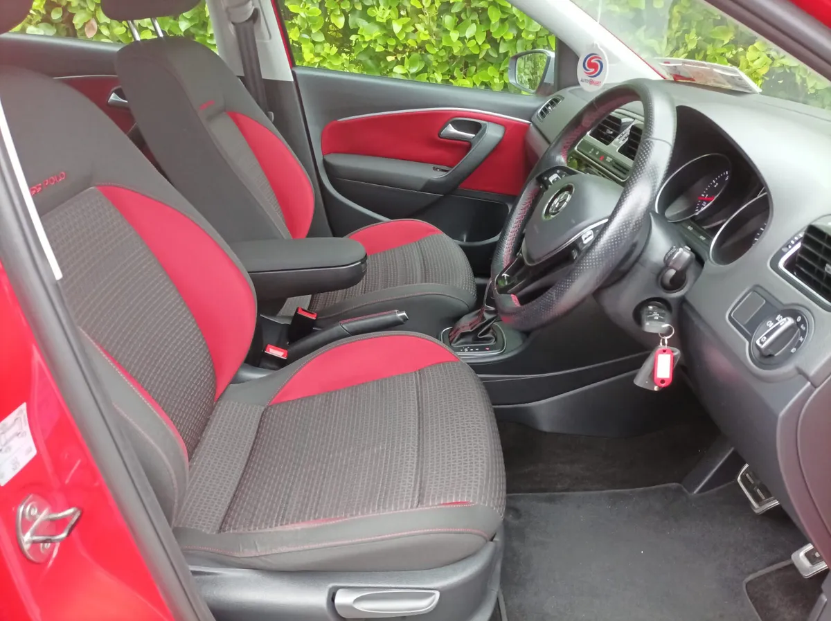 Volkswagen Polo Cross 1.2 TSI Automatic, 2016 - Image 4
