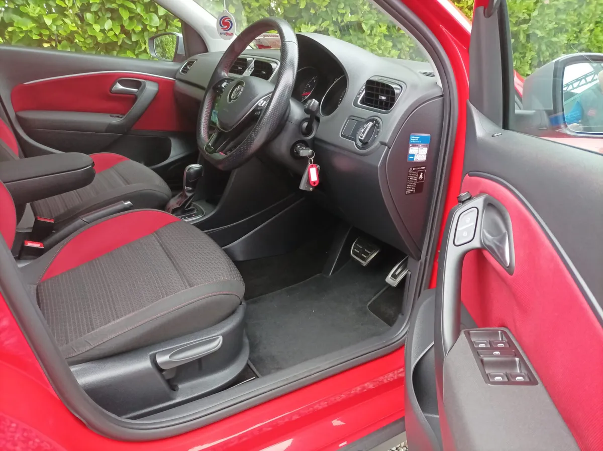 Volkswagen Polo Cross 1.2 TSI Automatic, 2016 - Image 3