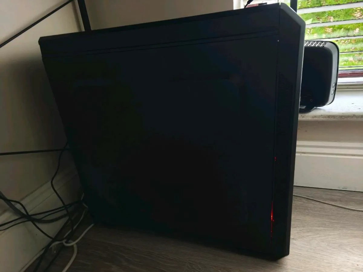 Gaming PC + Monitor - Image 3