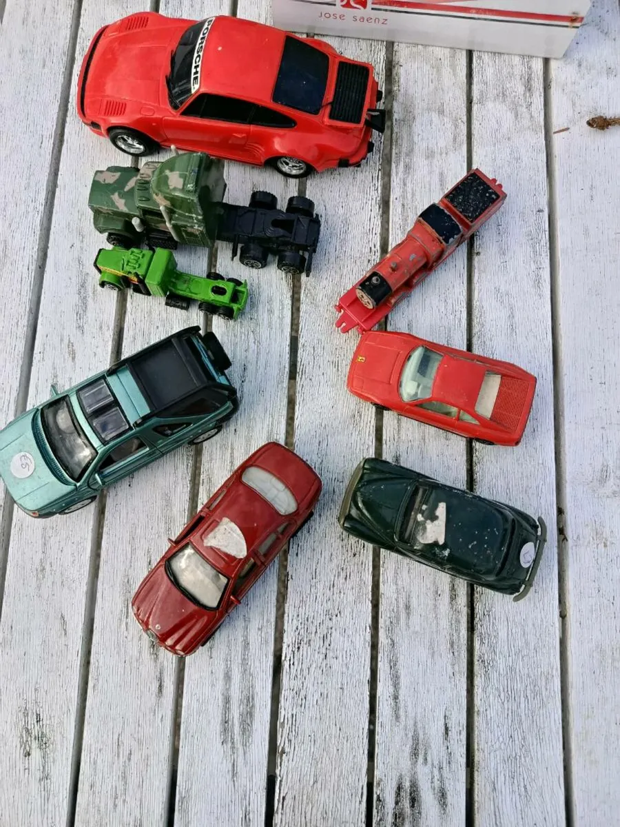 Car lot - Image 1