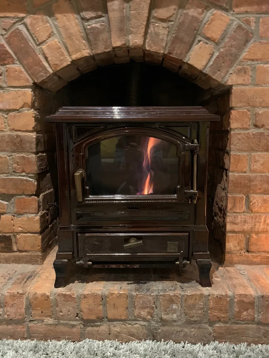 Oil fired stove - Image 1