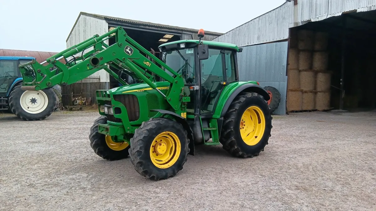 John Deere 6220 - Image 1