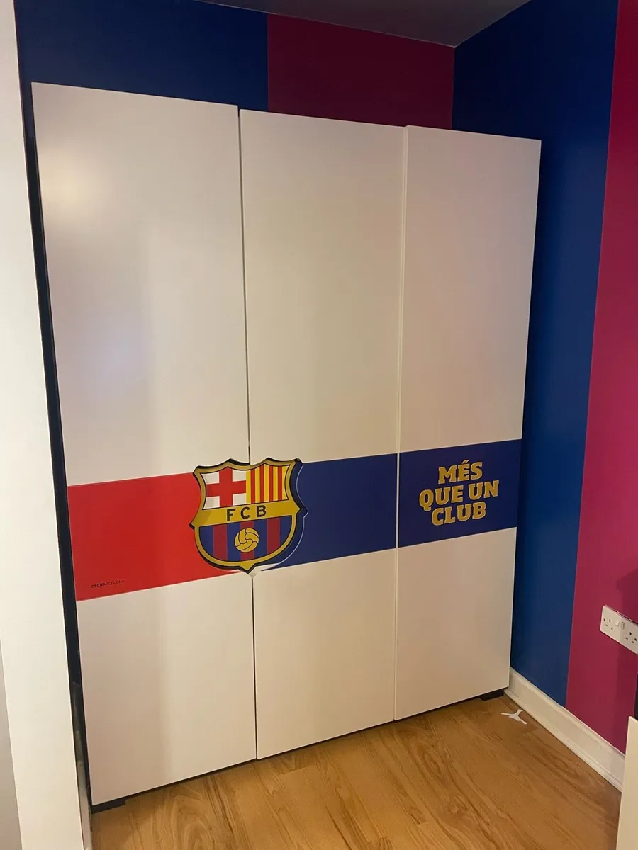FCB WARDROBE - Image 1