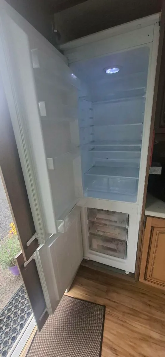 Fridge Freezer integrated - Image 2