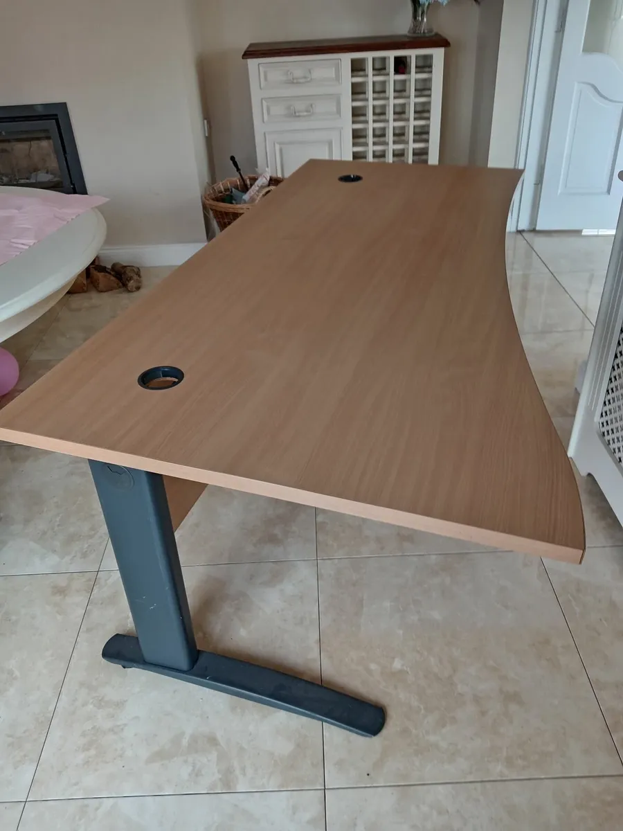Office desk - Image 2
