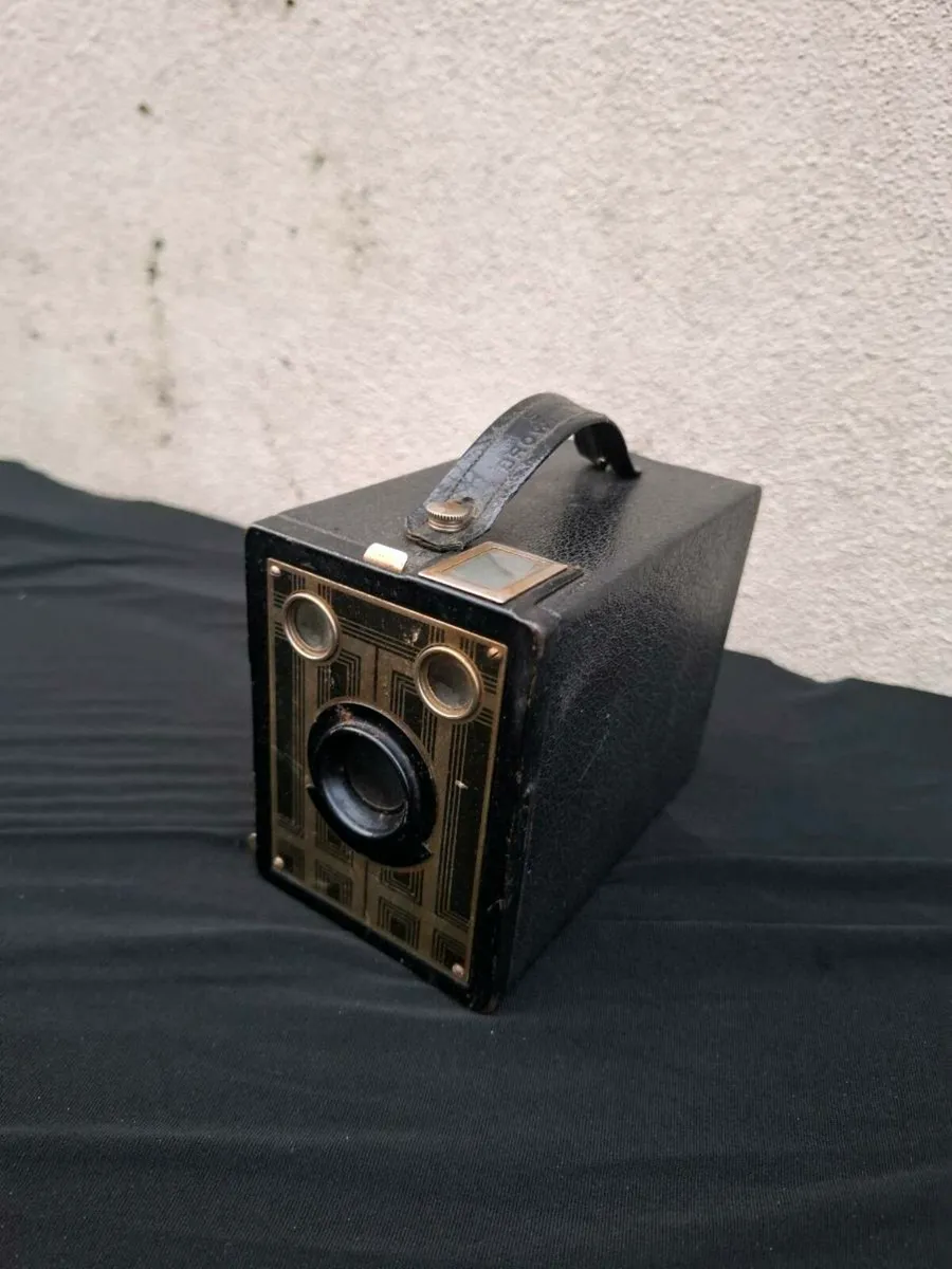 Vintage brownie camera postage possible - Image 1