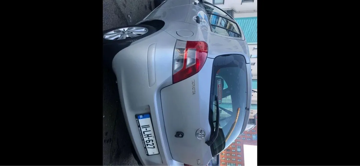 Toyota Yaris 2011 - Image 4
