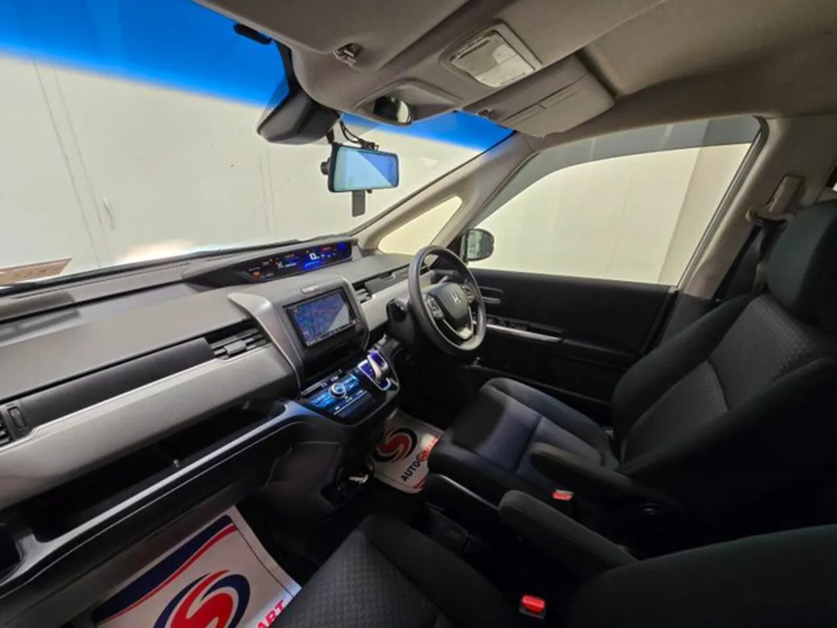 Honda Freed 5 SEATER 1.5 HYBRID Auto, Reversing ca - Image 2