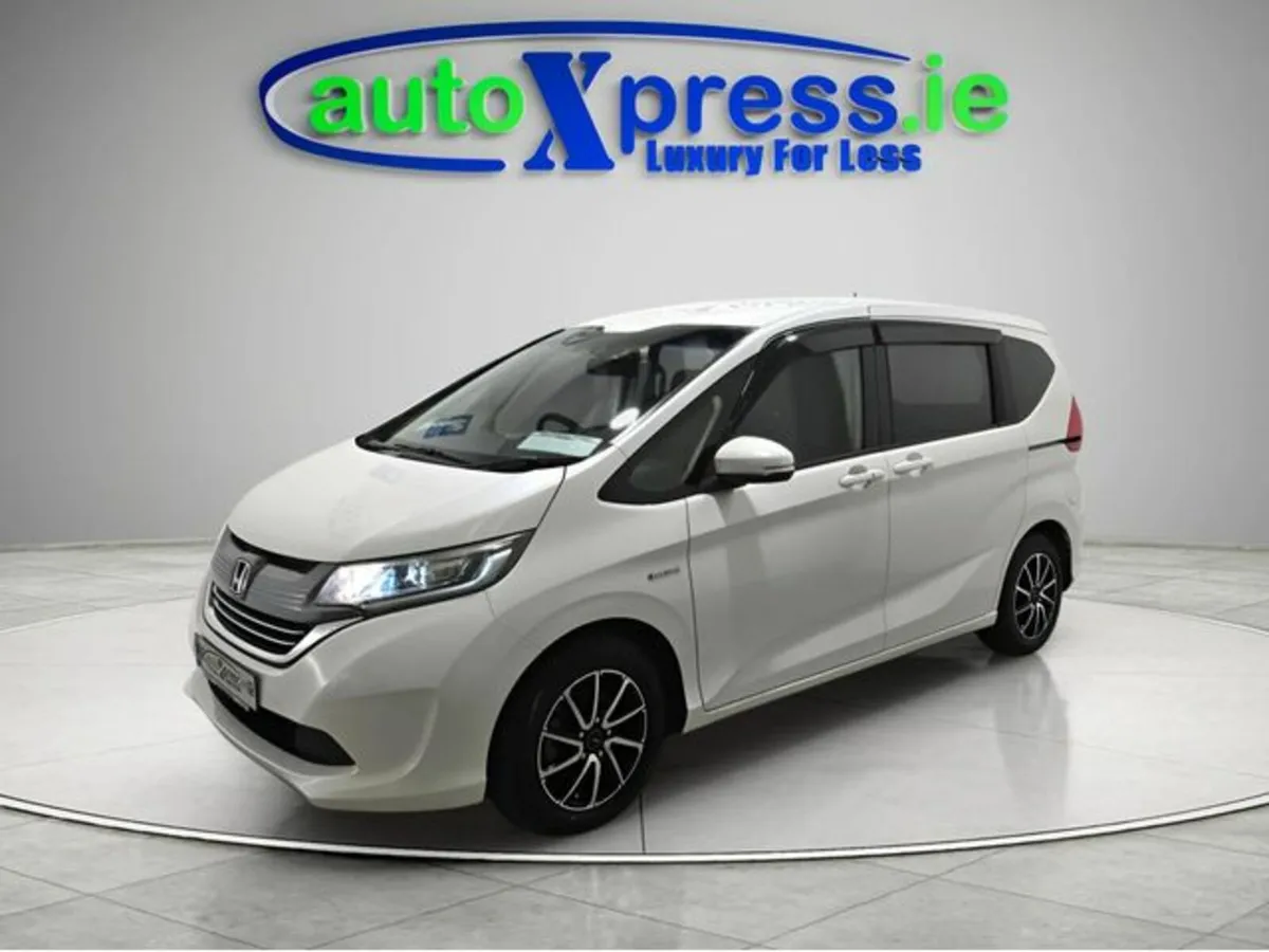 Honda Freed 5 SEATER 1.5 HYBRID Auto, Reversing ca - Image 3