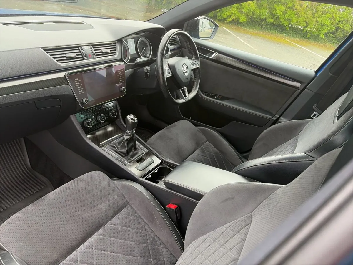 Skoda Superb Sportline 2.0tdi 150HP Manual - Image 3
