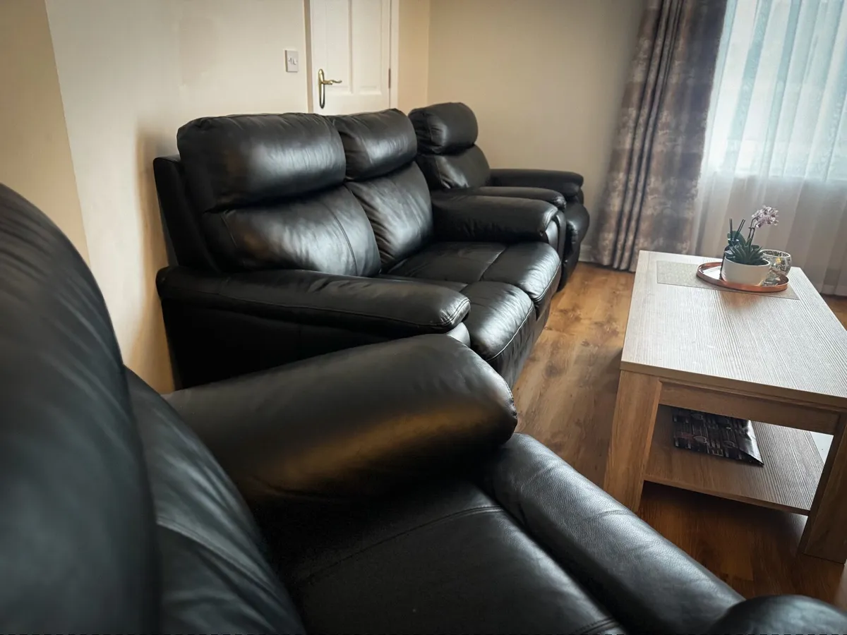 🛋️ Genuine Leather Recliner Suite - Image 3