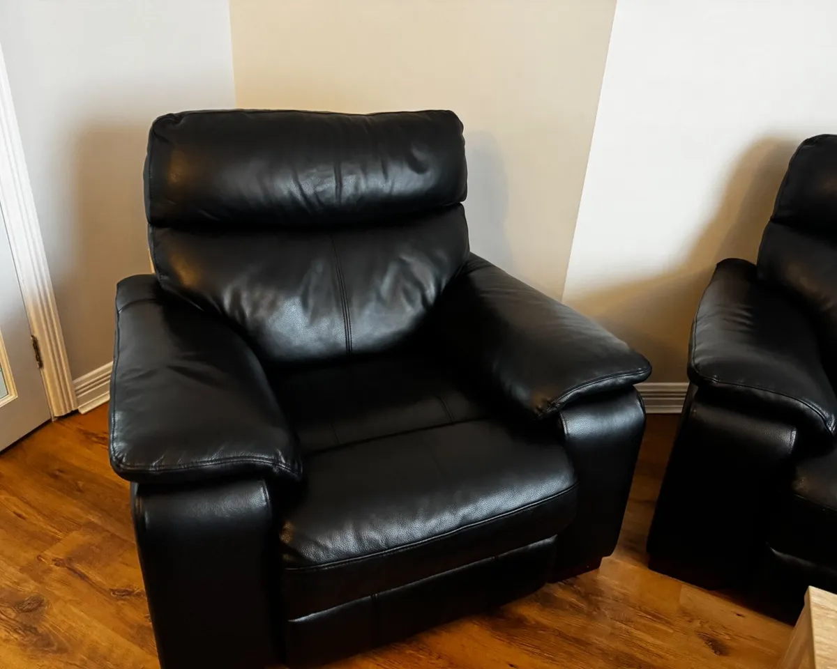 🛋️ Genuine Leather Recliner Suite - Image 4