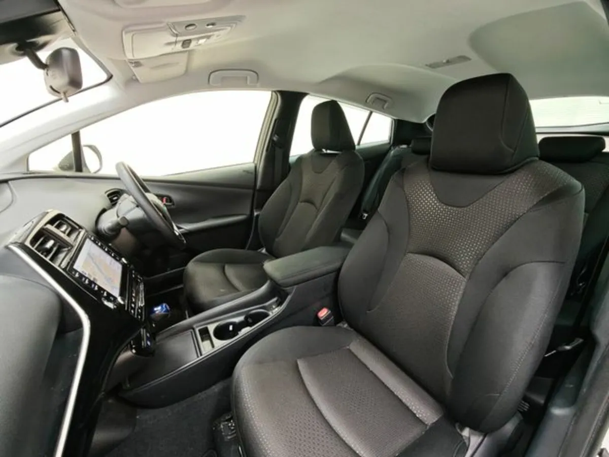 Toyota Prius S 1.8 Hybrid Automatic, Reversing cam - Image 4