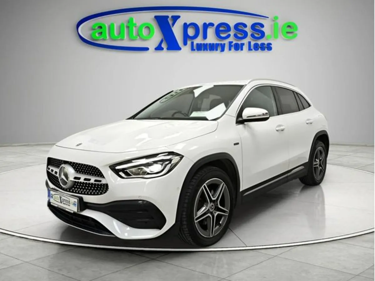 Mercedes-Benz GLA GLA 250 E EXCLUSIVE EDITION Auto - Image 3