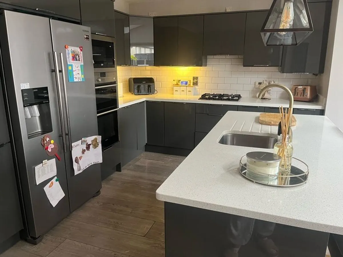 Kitchen for sale - Image 1