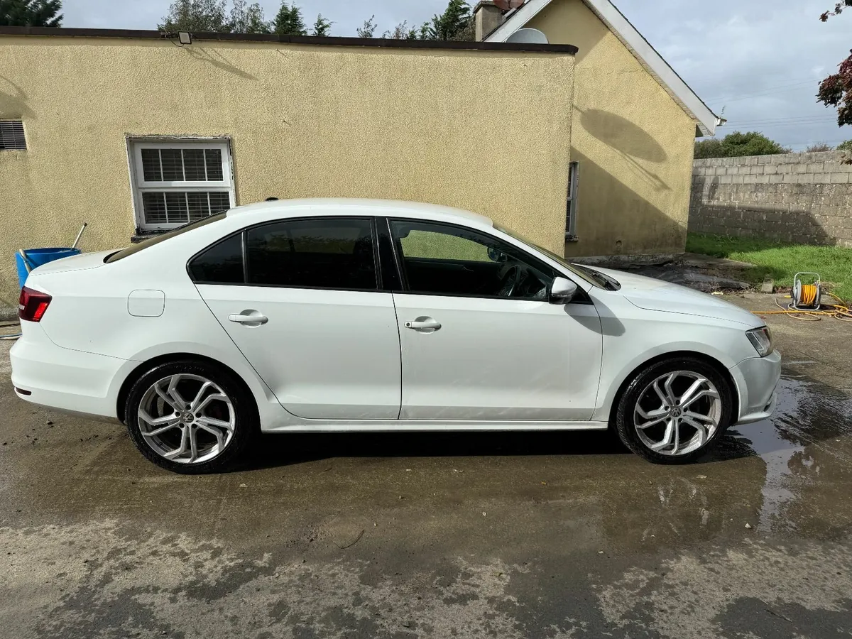 Volkswagen Jetta 2017 2.0TDI - Image 3