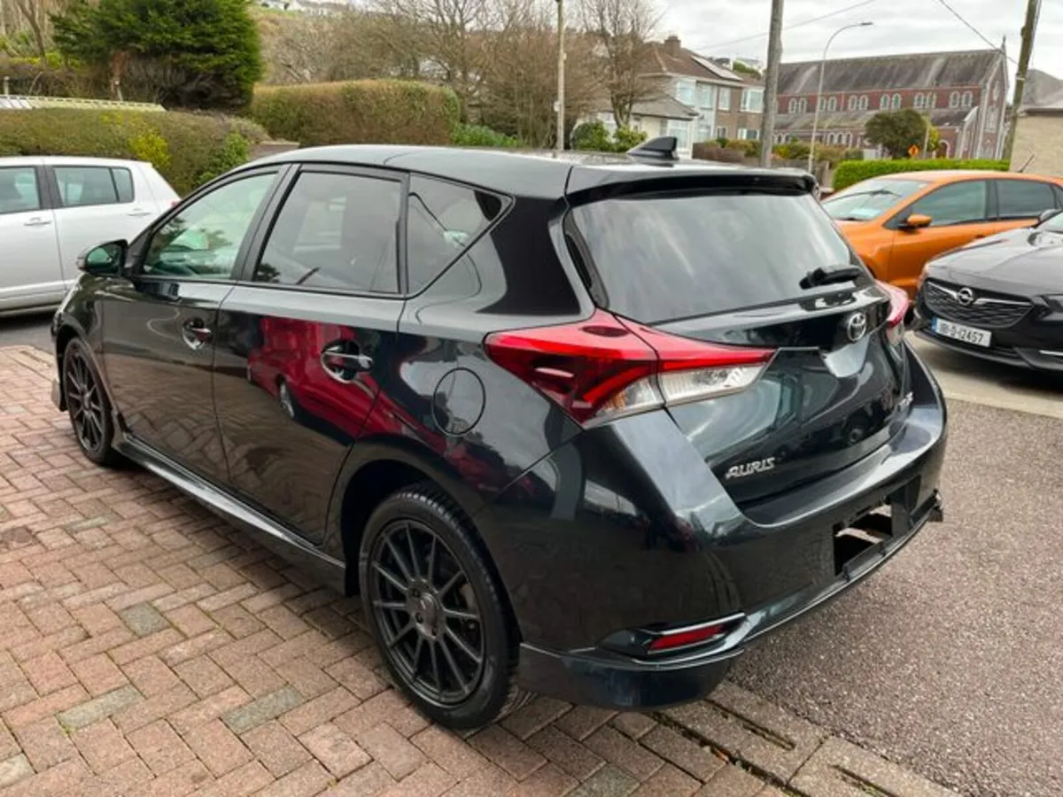 Toyota Auris RS 1.8 manual - Image 4