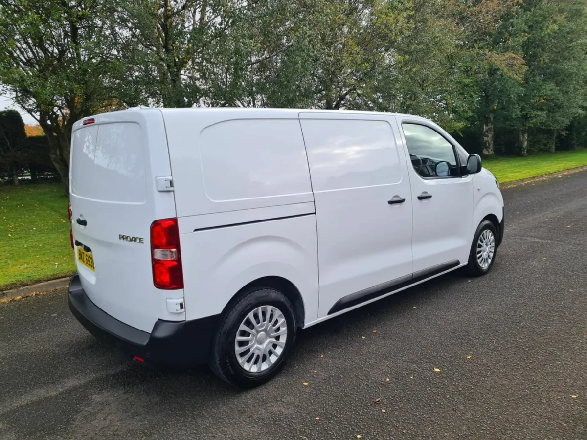 2023 Toyota Proace Icon 1.5 D  120 bhp ..LOW MILES - Image 4