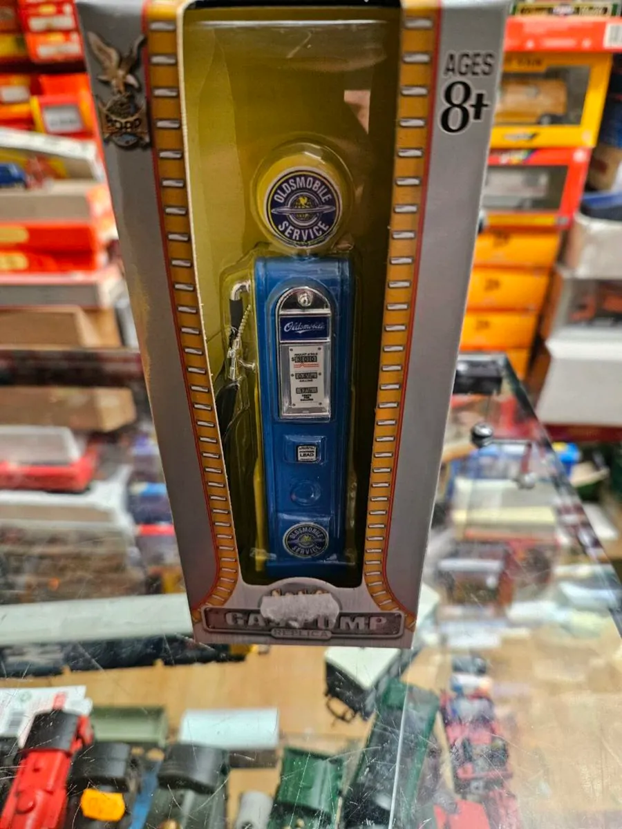 Corgi Road Signature Petrol Pump 1.18 - Image 3