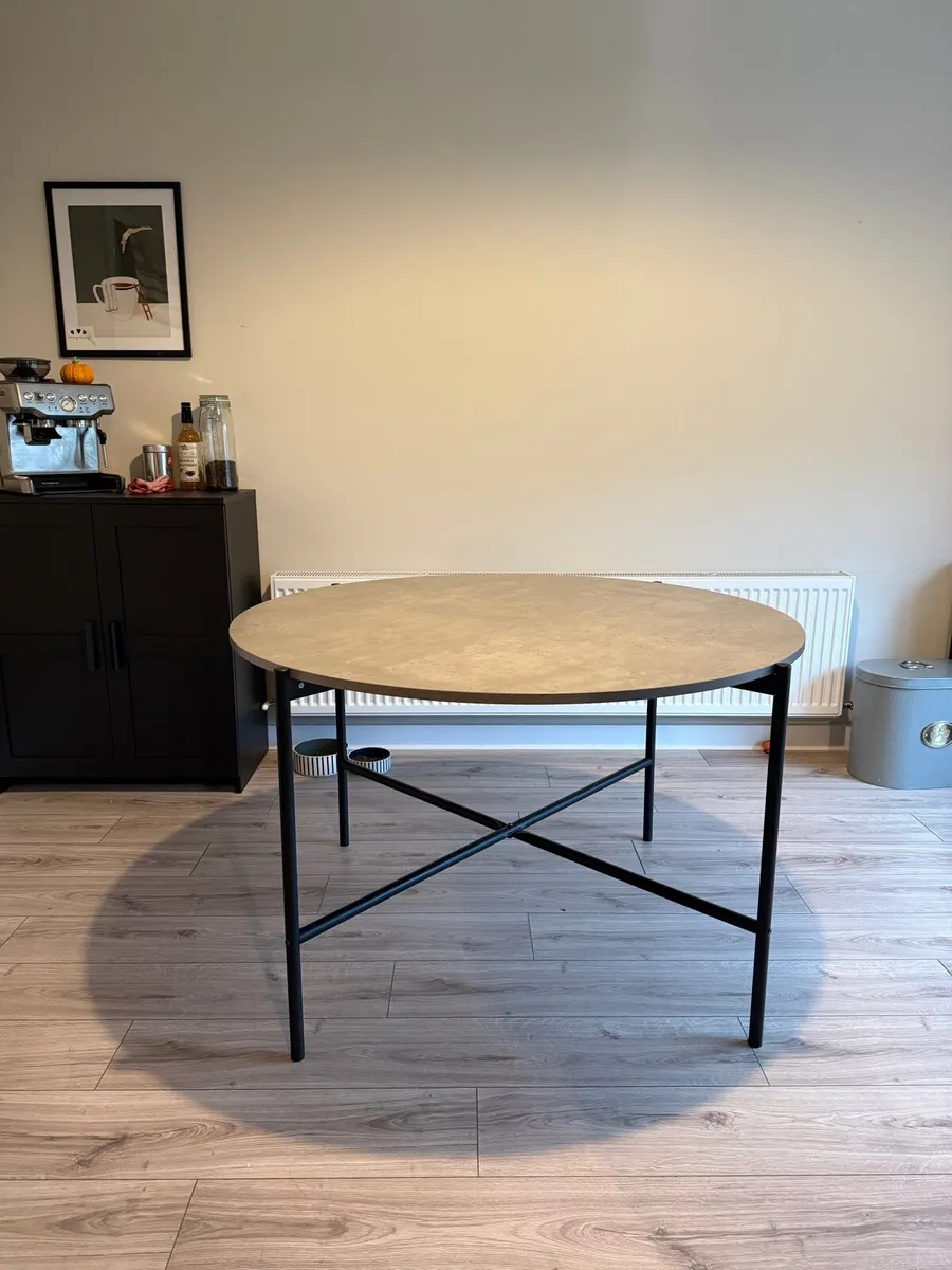Round dining table 120cm concrete effect - Image 1