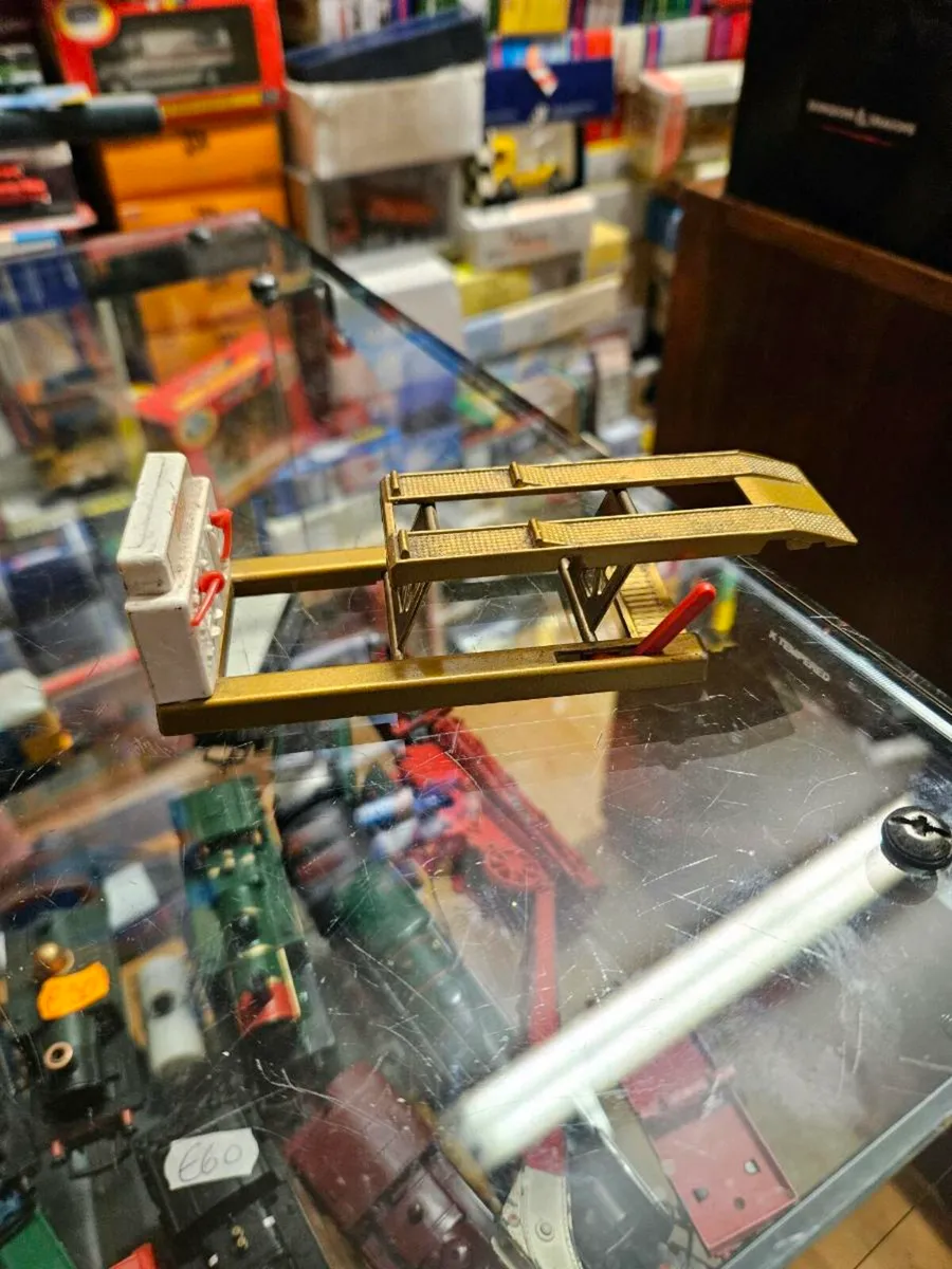 Matchbox Lesney Garage Lift - Image 3