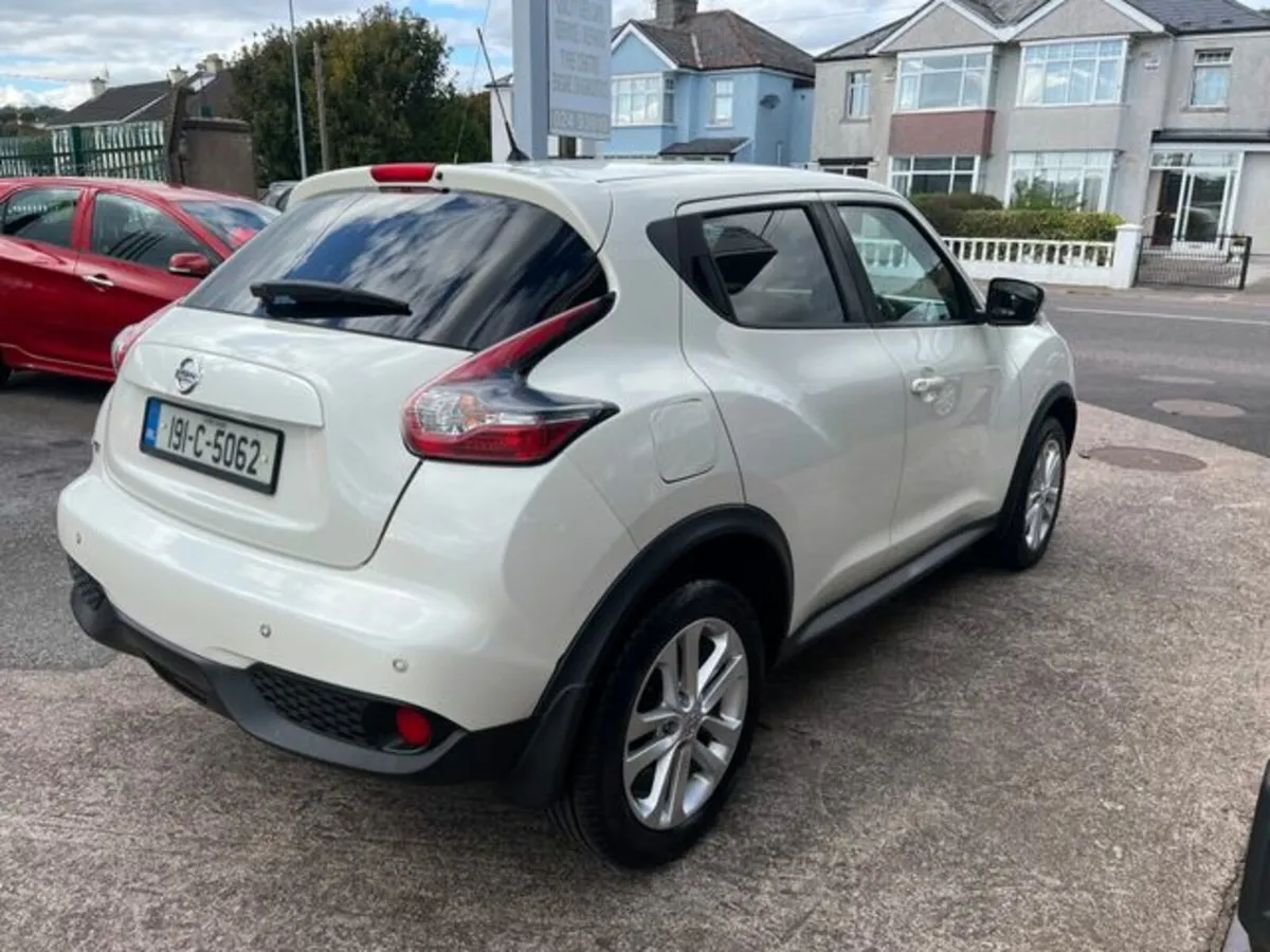 Nissan Juke 1.6 SV CVT 18 4DR Auto - Image 3