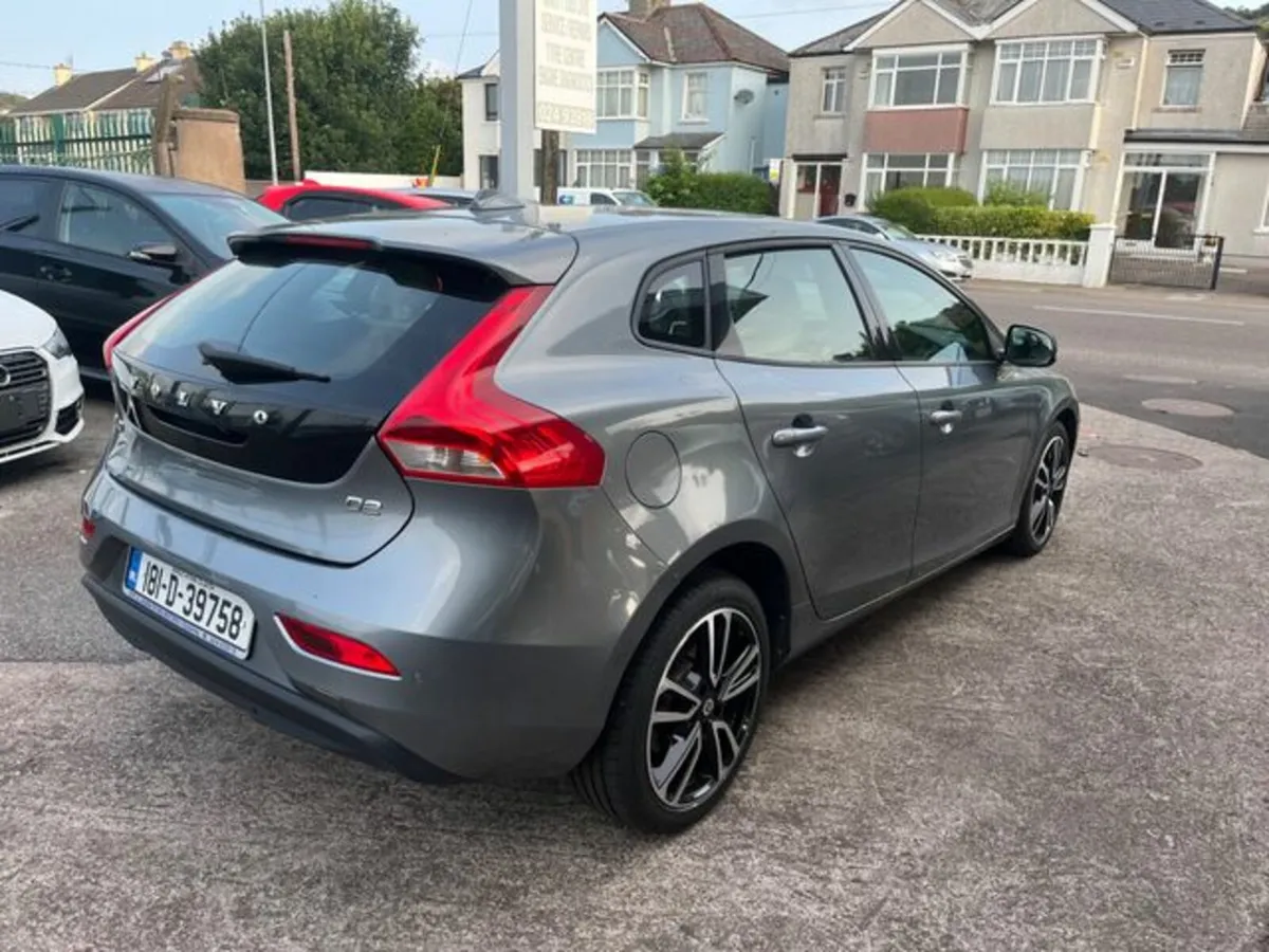 Volvo V40 D2 MOM ED 5DR - Image 4