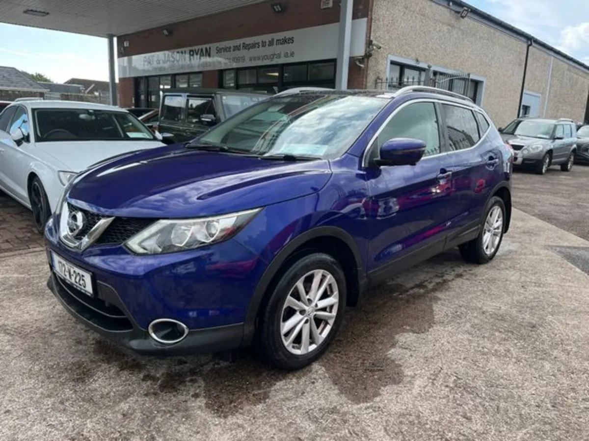 Nissan Qashqai 1.5 SV Premium 17 4DR - Image 1
