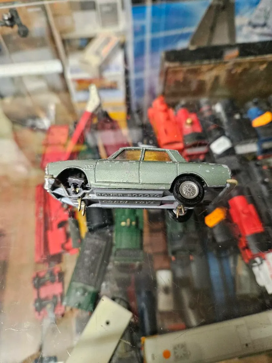 Corgi 1970's Rover - Image 4