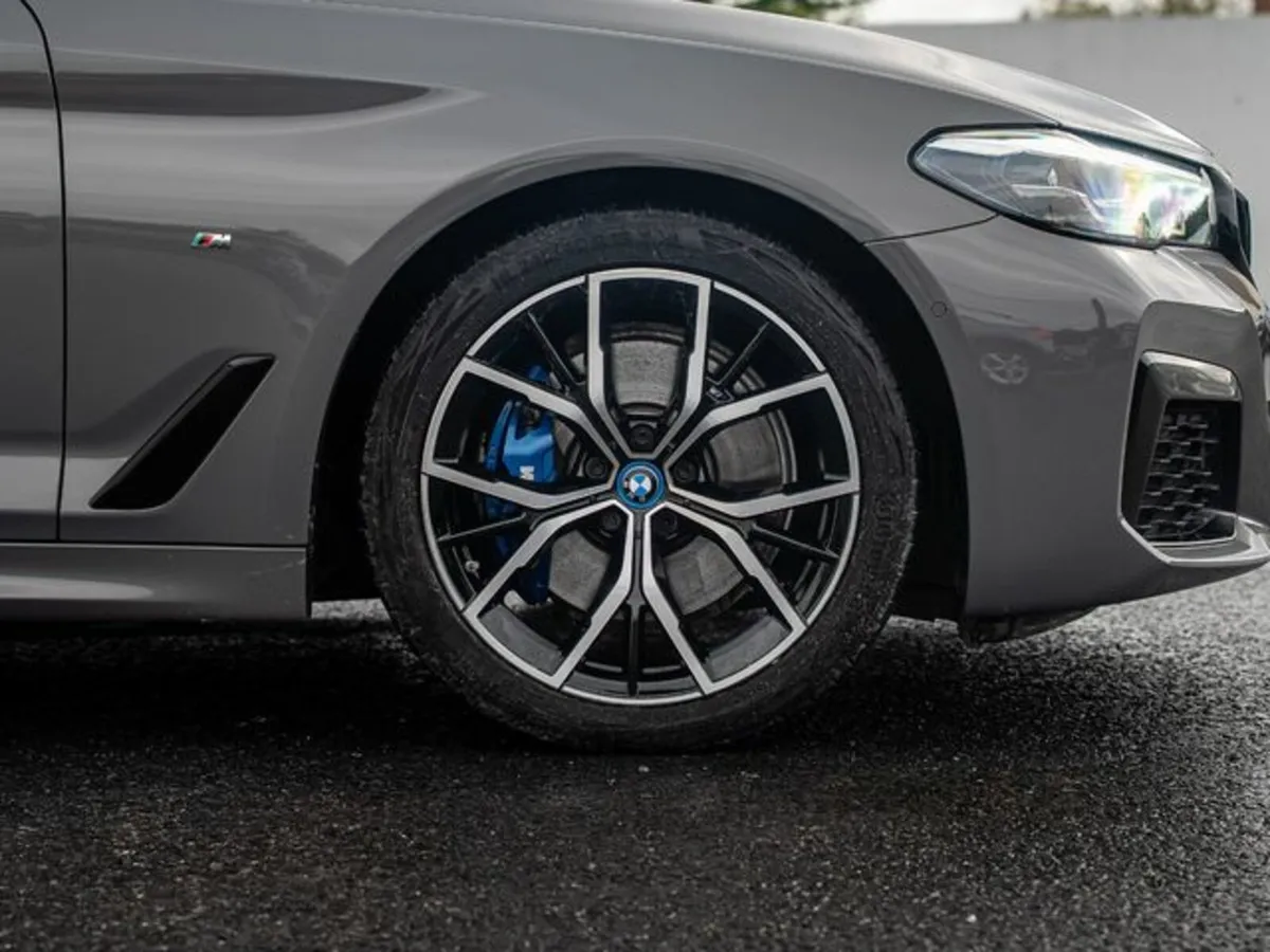 BMW 5-Series 530E M SPORT - Image 3