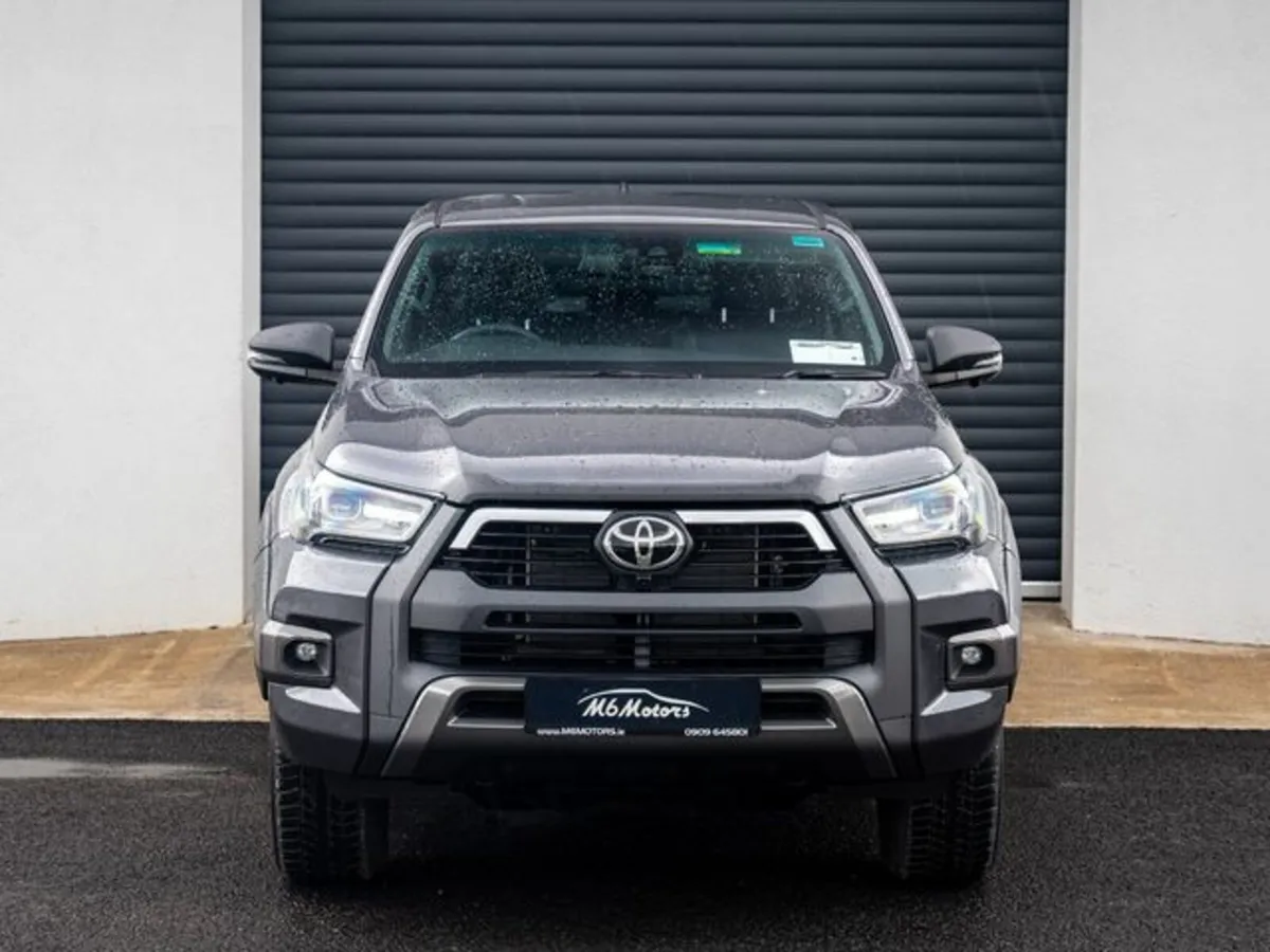 Toyota Hilux INVINCIBLE X 4WD 251 - REG - Image 4