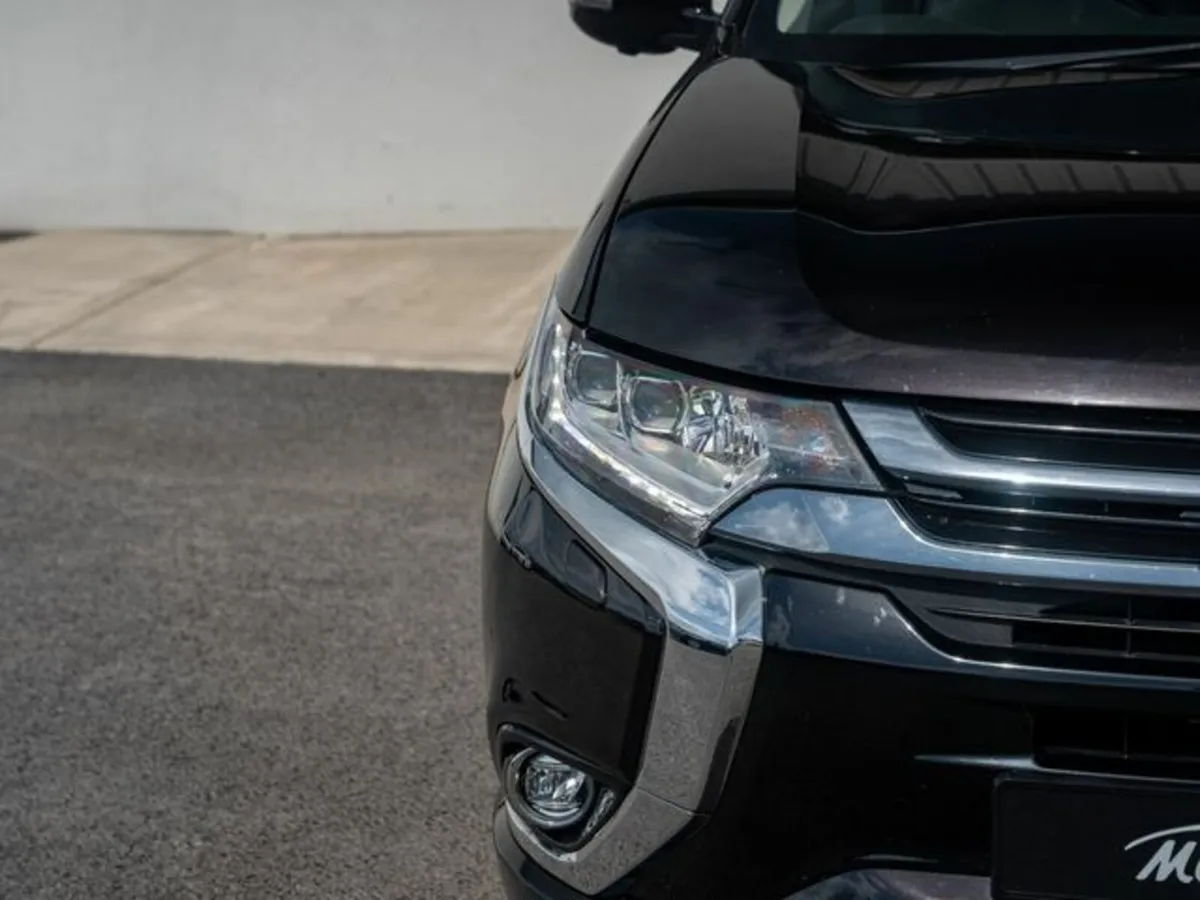 Mitsubishi Outlander 2.0 4H Phev 200BHP 5DR Auto - Image 3