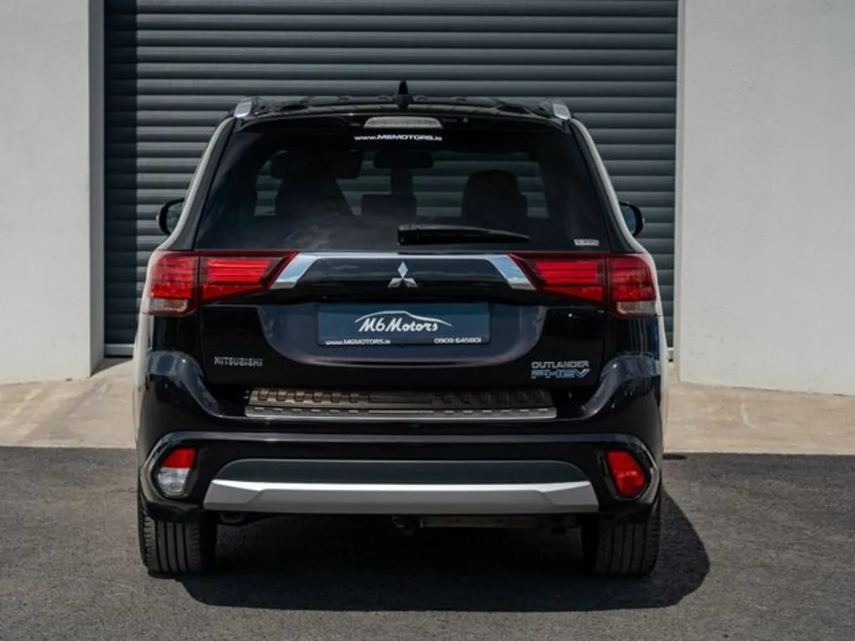 Mitsubishi Outlander 2.0 4H Phev 200BHP 5DR Auto - Image 4