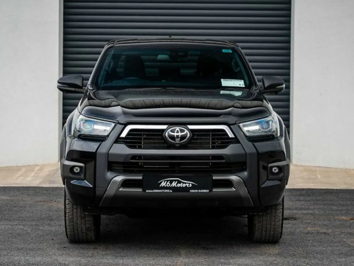Toyota Hilux 2 8D4D Invincible X 201BHP Auto - Image 2
