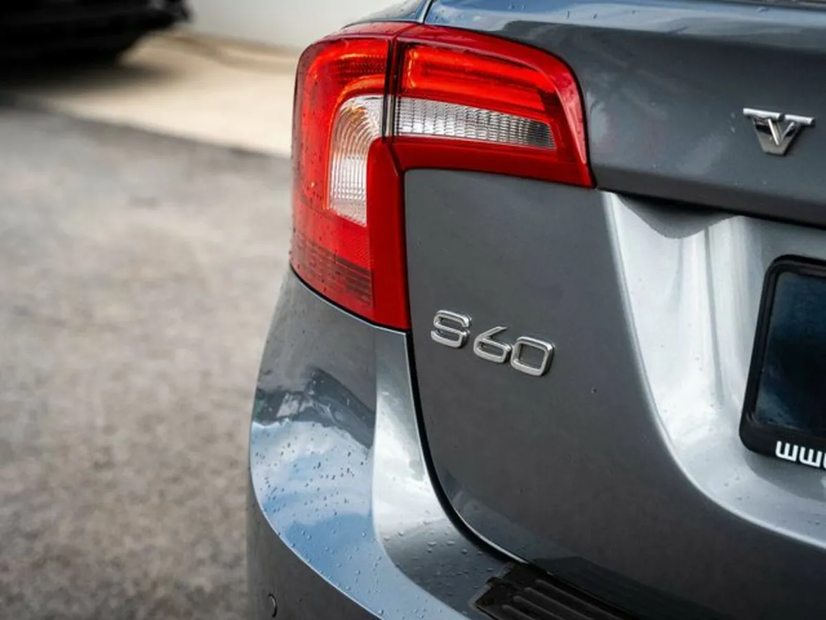 Volvo S60 D2 BUSINESS EDITION LUX - Image 3