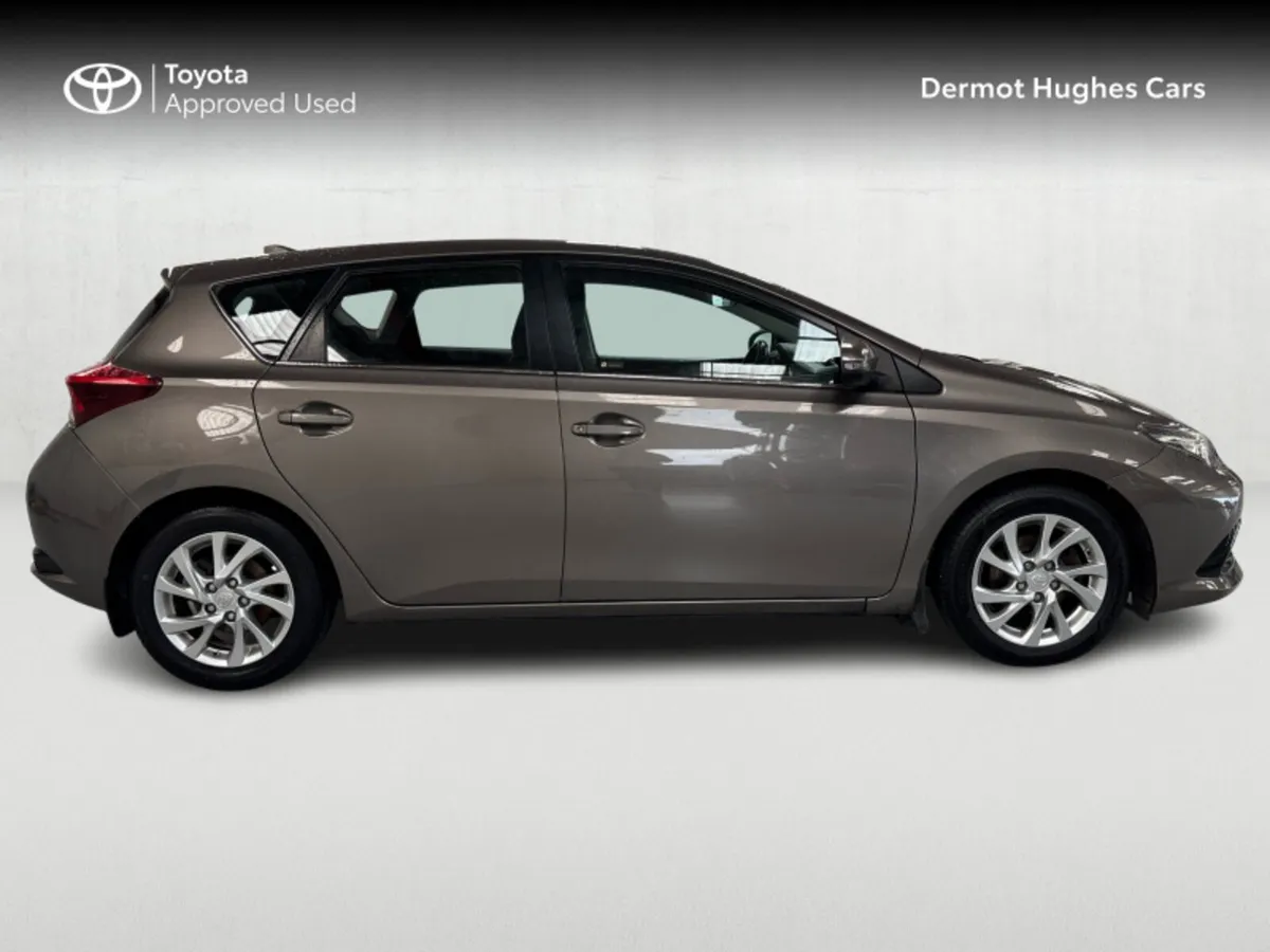 Toyota Auris 1.4 D4D LUNA 5DR - Image 3