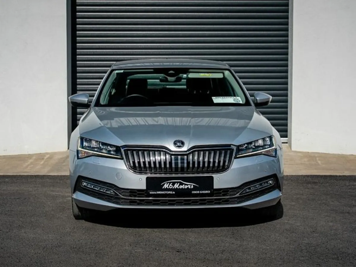 Skoda Superb STY 2.0tdi 122HP DSG 5D - Image 2