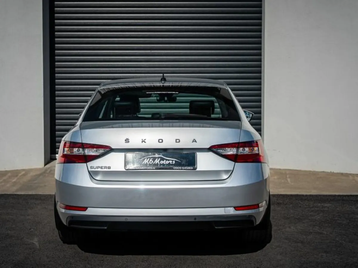 Skoda Superb STY 2.0tdi 122HP DSG 5D - Image 3