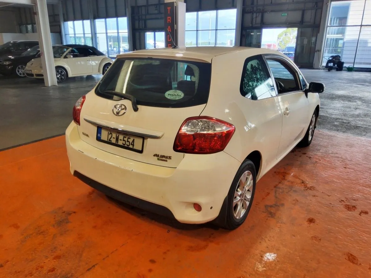 Toyota Auris 1.4 D-4d Terra - Image 3