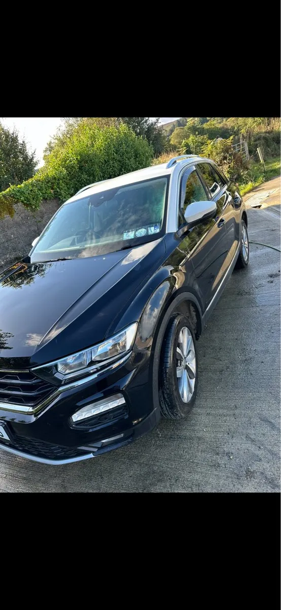 Volkswagen T-Roc - Image 2