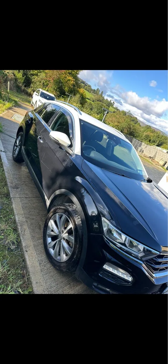 Volkswagen T-Roc - Image 3