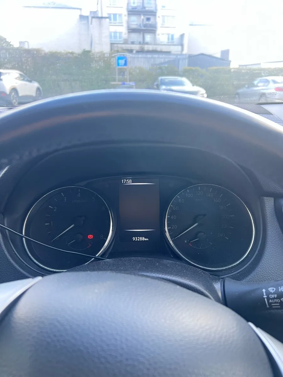 Nissan Qashqai 2017 - Image 3