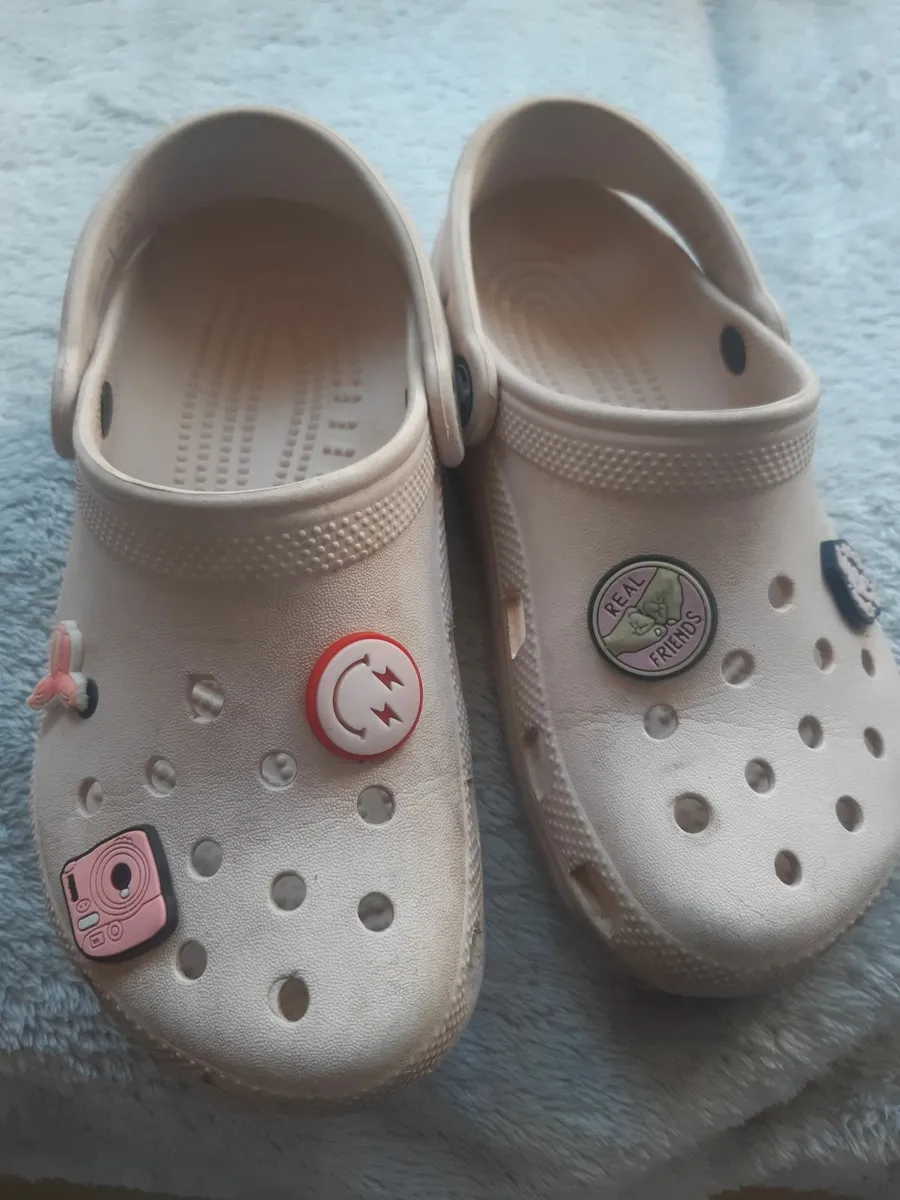 Kids footwear - Image 2