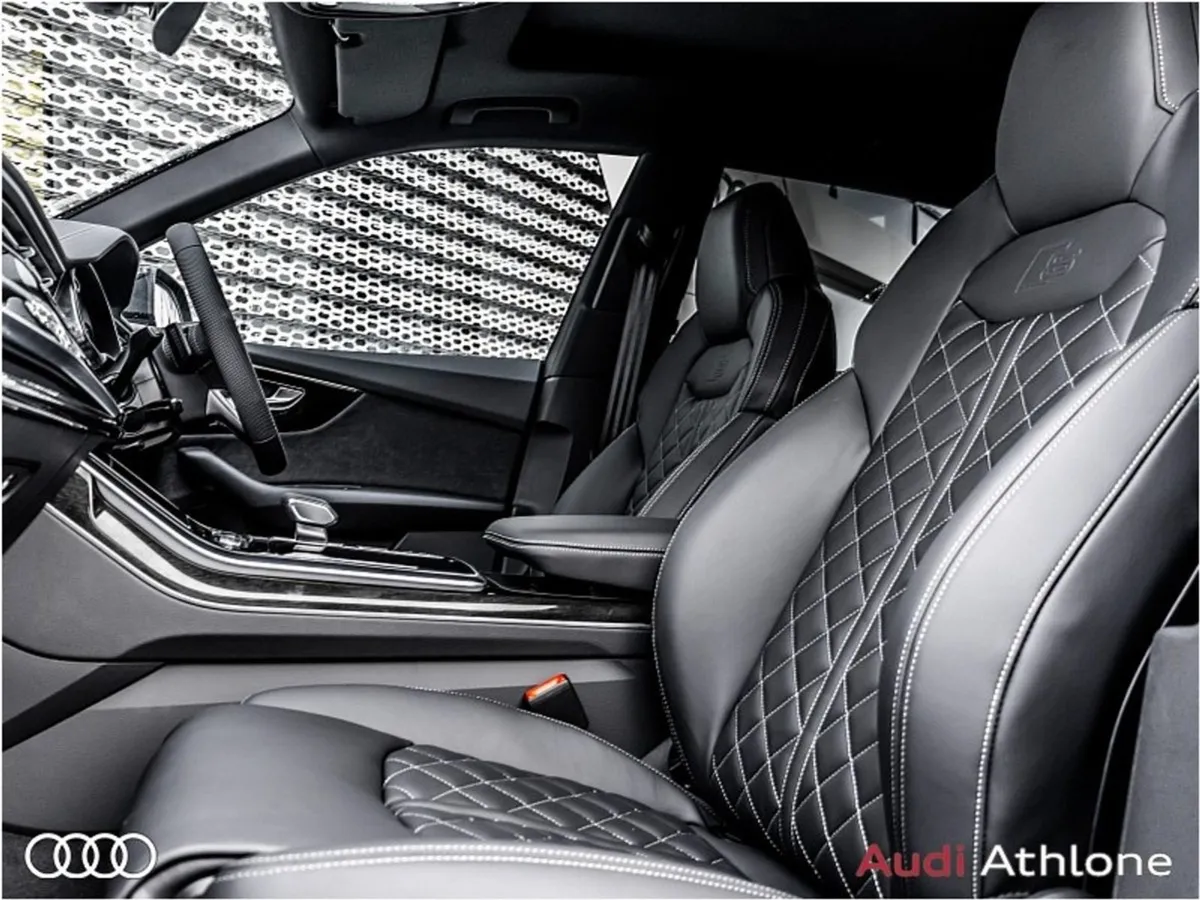 Audi Q8 3.0tfsie 483BHP Quattro Competition Tip-t - Image 4