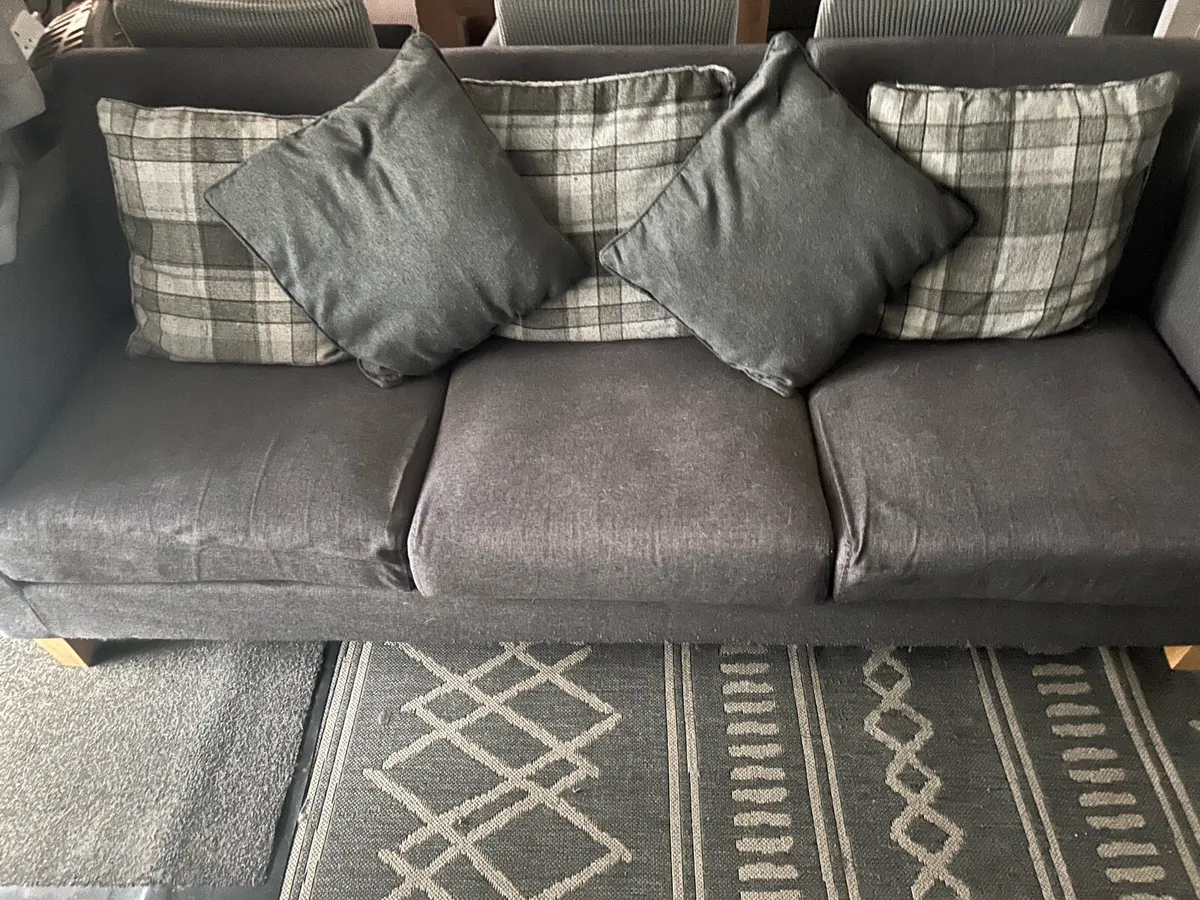3 seater ikea sofa barely used - Image 2