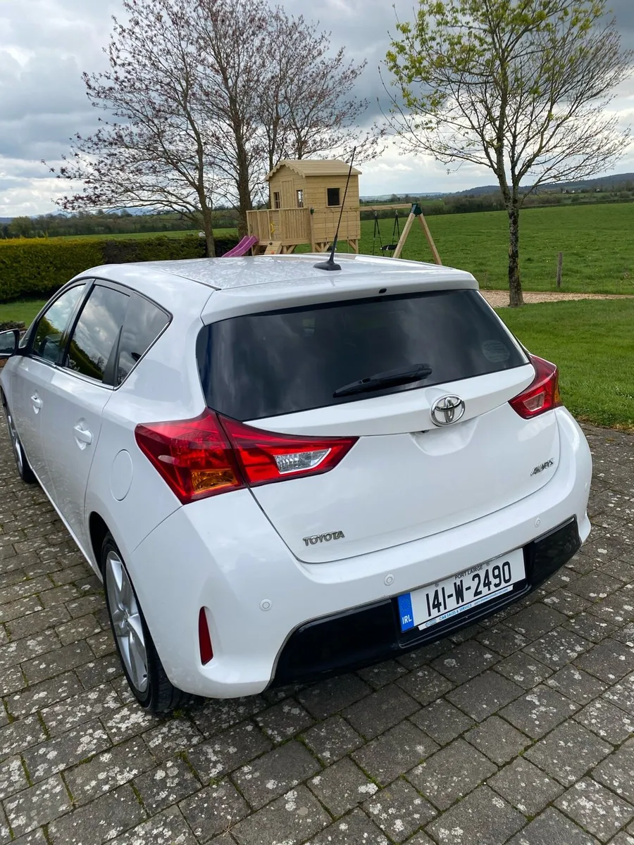 Toyota Auris 1.4 D-4D Excel 90BHP 5DR - Image 4