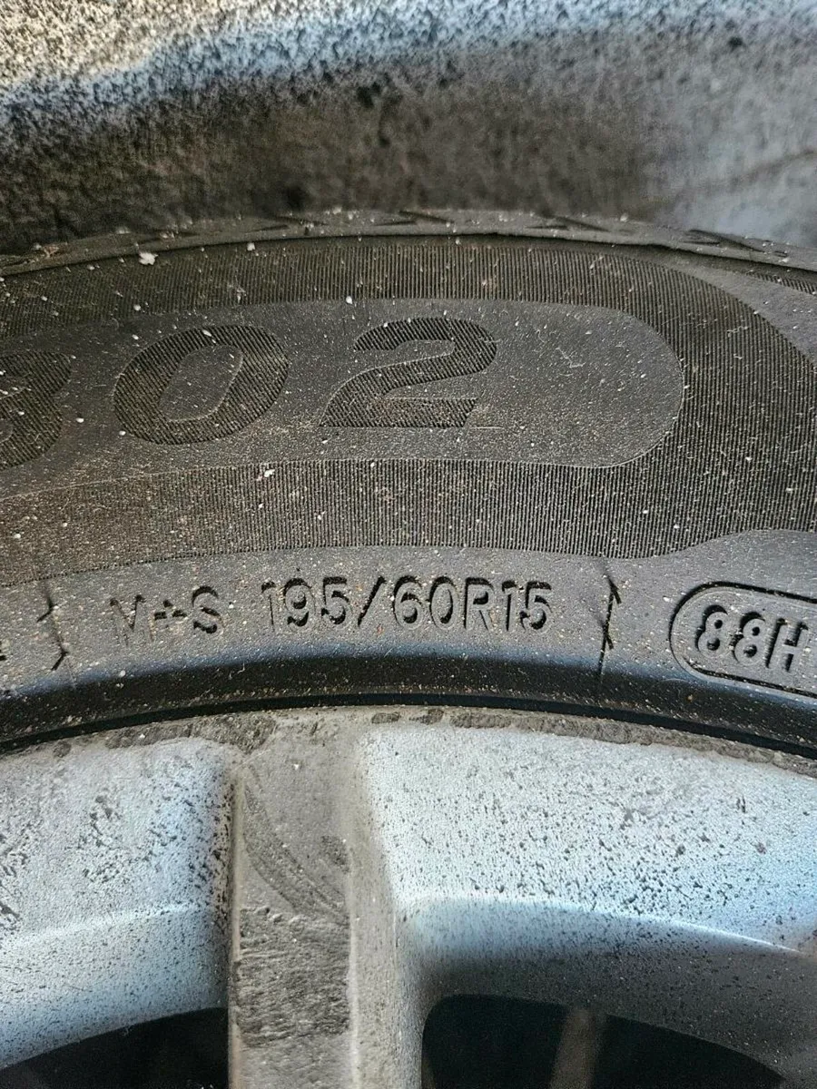 Vw polo 15 inch alloys - Image 2