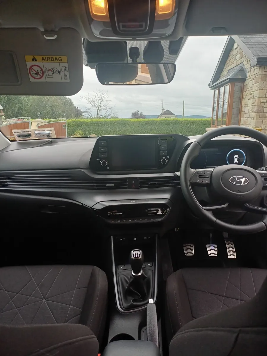 Hyundai Bayon Executive 5DR 2 Tone Roof 2024 - Image 3