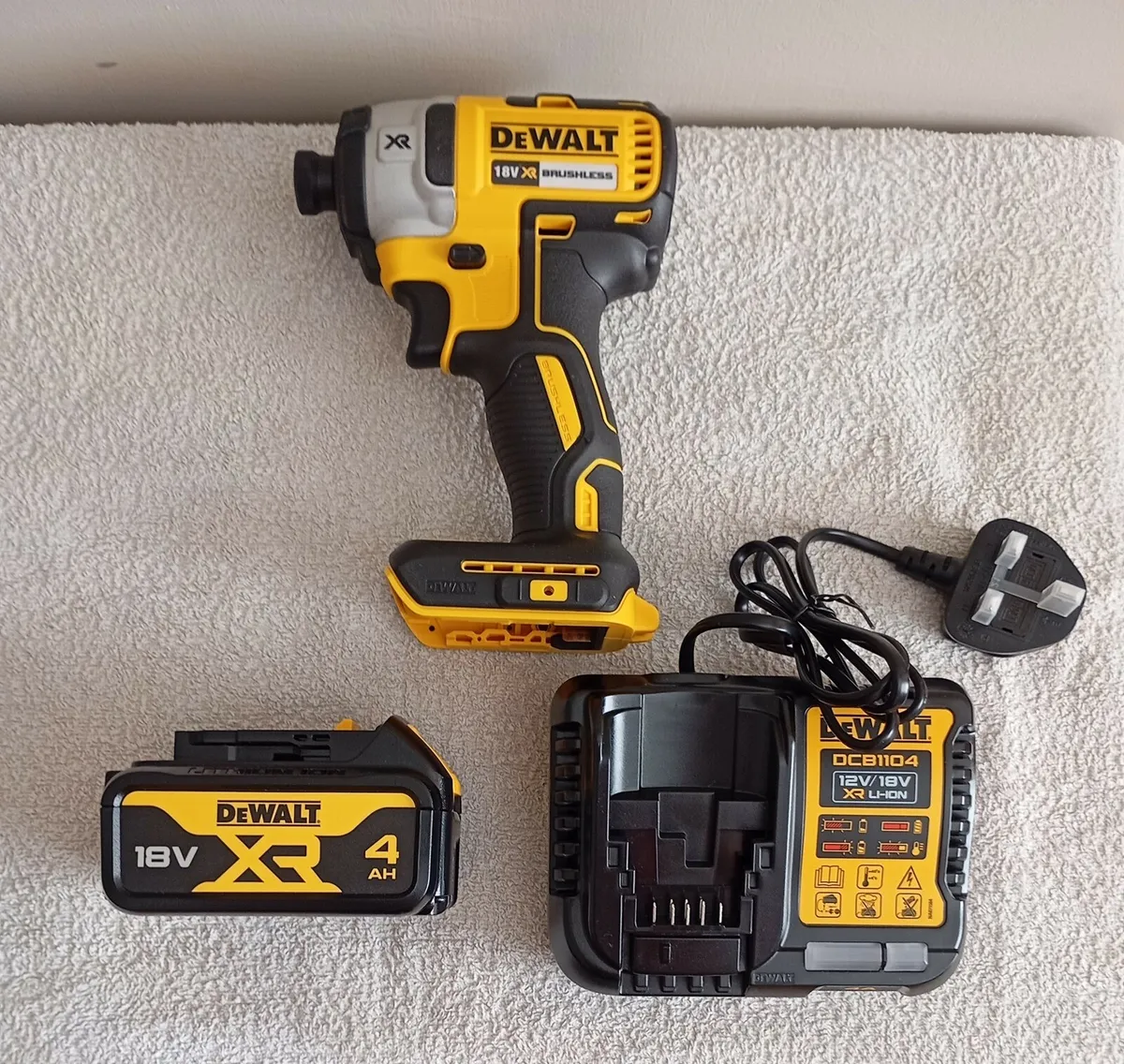 DeWalt dcf887